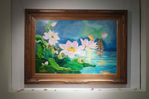 'Sen tháng Năm' sáng tạo biểu tượng văn hóa Việt