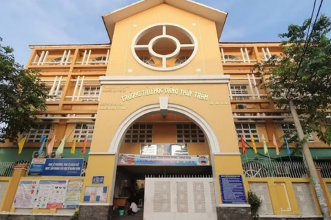 25 học sinh, bảo mẫu nghi bị ngộ độc thực phẩm tại TPHCM