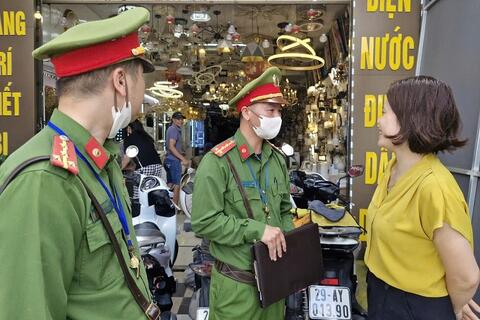 <a href="/thoi-su" title="Thời sự" rel="dofollow">Thời sự</a>