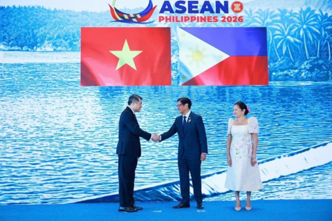 <a href="/thoi-su" title="Thời sự" rel="dofollow">Thời sự</a>