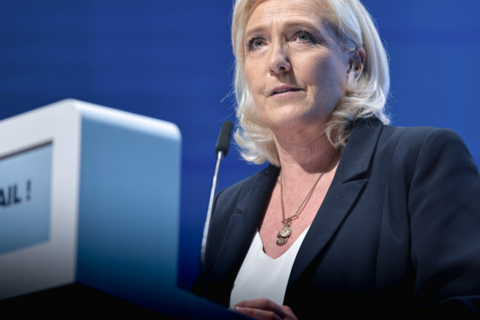 Lãnh đạo cực hữu Le Pen tuyên bố sẽ rút Pháp khỏi bộ chỉ huy NATO nếu đắc cử tổng thống