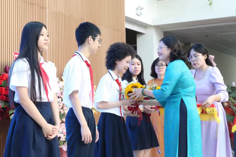 Cô Hiệu trưởng gửi lời nhắn ý nghĩa tới học trò trước kỳ nghỉ hè