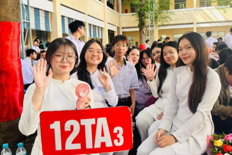 Hiệu trưởng gửi gắm học sinh chữ ‘Tĩnh’ trước kỳ thi tốt nghiệp THPT