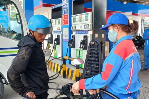 Người tiêu dùng cần tìm hiểu rõ phụ gia 'bảo vệ xe trước xăng E10' bán tràn lan trên mạng