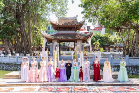 Nhà thiết kế Cao Minh Tiến kể chuyện di sản áo dài bằng thời trang và ký ức Việt