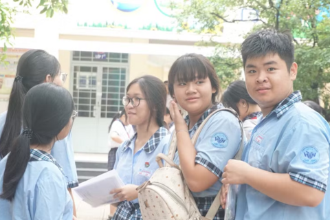 Thí sinh TPHCM kết thúc môn thi đầu tiên trong kỳ thi tuyển sinh vào lớp 10