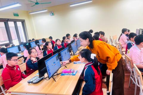 Nâng cao năng lực tư duy số cho học sinh Thủ đô
