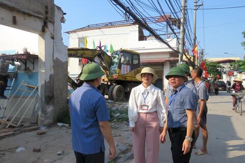 <a href="/thoi-su" title="Thời sự" rel="dofollow">Thời sự</a>