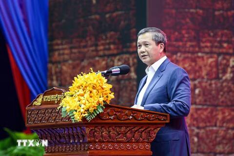 <a href="/thoi-su" title="Thời sự" rel="dofollow">Thời sự</a>