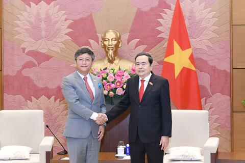 <a href="/thoi-su" title="Thời sự" rel="dofollow">Thời sự</a>