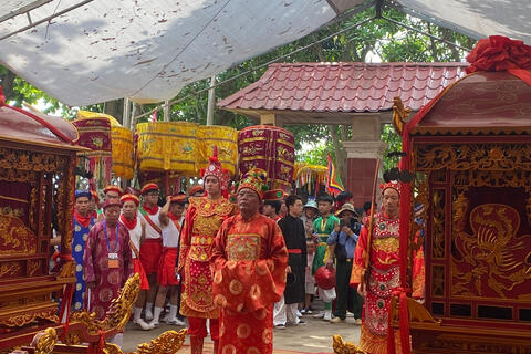 <a href="/kham-pha" title="Khám phá" rel="dofollow">Khám phá</a>