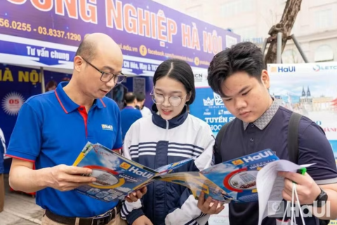 <a href="/giao-duc" title="Giáo dục" rel="dofollow">Giáo dục</a>