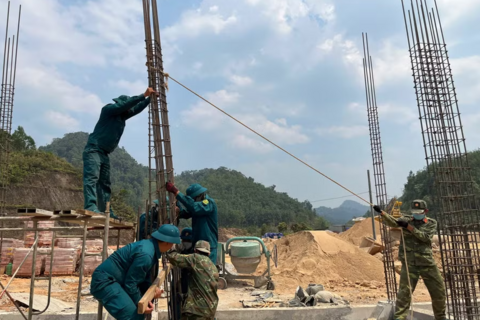 Hoàn thiện lắp đặt trang thiết bị dạy học trường vùng biên Đà Nẵng trước 15/8