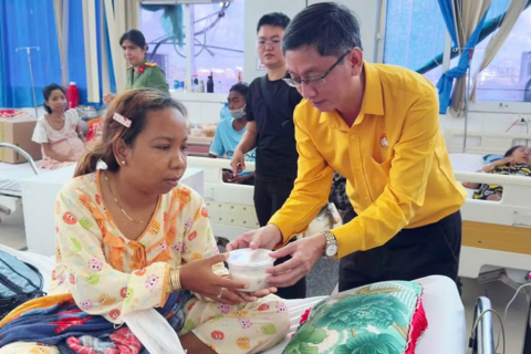 Bệnh viện đa khoa Sóc Trăng ra mắt mô hình 'suất ăn 0 đồng'