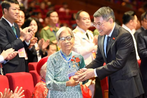 <a href="/thoi-su" title="Thời sự" rel="dofollow">Thời sự</a>