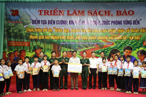 Nhà xuất bản Giáo dục Việt Nam: Đưa tri thức gần hơn với học sinh vùng biên