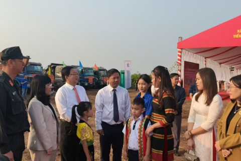 <a href="/giao-duc" title="Giáo dục" rel="dofollow">Giáo dục</a>
