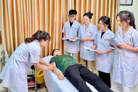 Giáo dục y đức gắn với văn hóa số