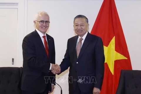 <a href="/thoi-su" title="Thời sự" rel="dofollow">Thời sự</a>
