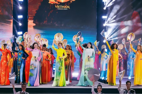 111 thí sinh Miss World trình diễn áo dài nổi bật ở Vịnh Hạ Long