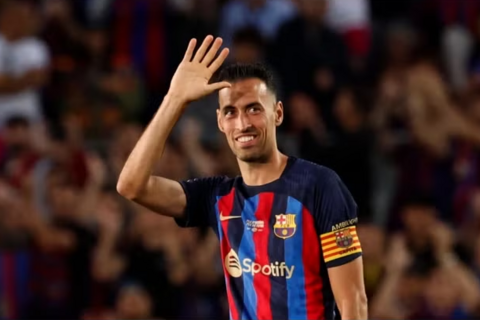 Sergio Busquets tái xuất bất ngờ ở Barca
