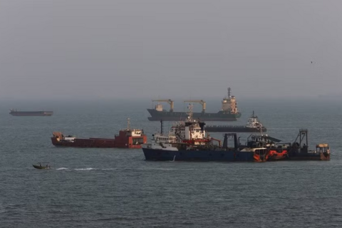 Mỹ thiết lập hành lang ở eo biển Hormuz để vận chuyển dầu bí mật