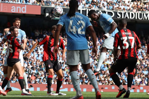 VAR công nhận bàn phút 90+1, Man City thoát hiểm ngoạn mục