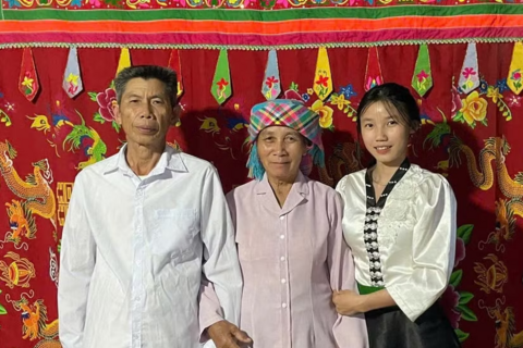 Nữ sinh người Thái muốn mang kiến thức về với bản nghèo