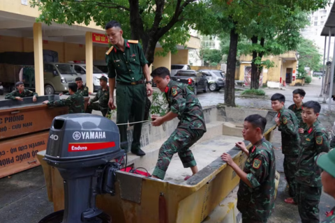 Đà Nẵng đào tạo lái xuồng cứu hộ cho gần 300 cán bộ, chiến sĩ trước mùa mưa bão