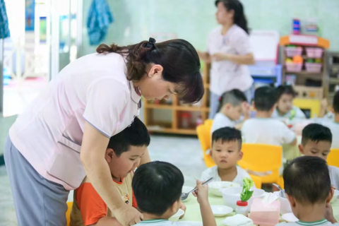 <a href="/giao-duc" title="Giáo dục" rel="dofollow">Giáo dục</a>