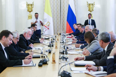 Từ Moscow, Vatican thúc đẩy đối thoại về Ukraine