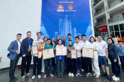 <a href="/giao-duc" title="Giáo dục" rel="dofollow">Giáo dục</a>