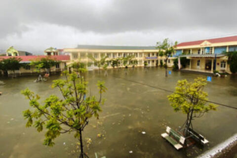 <a href="/thoi-su" title="Thời sự" rel="dofollow">Thời sự</a>