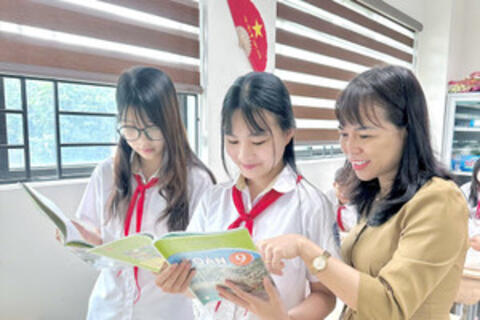 Học sinh có thể dùng sách điện tử miễn phí trên ứng dụng iHanoi