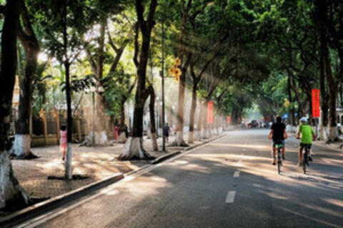 Dự báo thời tiết ngày 23/9: Bắc Bộ ngày nắng, Nam Bộ mưa lớn