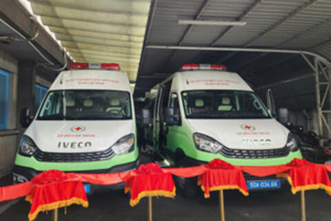 TPHCM tiếp nhận 2 xe hiến máu lưu động 2,6 tỷ đồng
