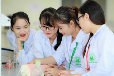 <a href="/giao-duc" title="Giáo dục" rel="dofollow">Giáo dục</a>
