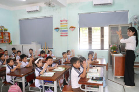 Đưa tiếng Anh trở thành ngôn ngữ thứ hai: Từng bước tạo môi trường hội nhập