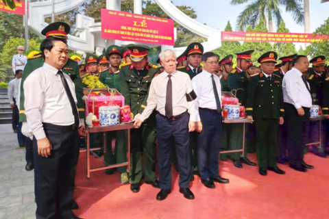 Trang nghiêm, xúc động Lễ truy điệu và an táng 93 hài cốt liệt sĩ tại Nghĩa trang Liệt sĩ Quốc gia Vị Xuyên