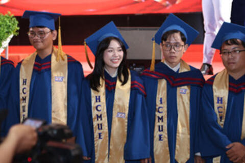 <a href="/giao-duc" title="Giáo dục" rel="dofollow">Giáo dục</a>