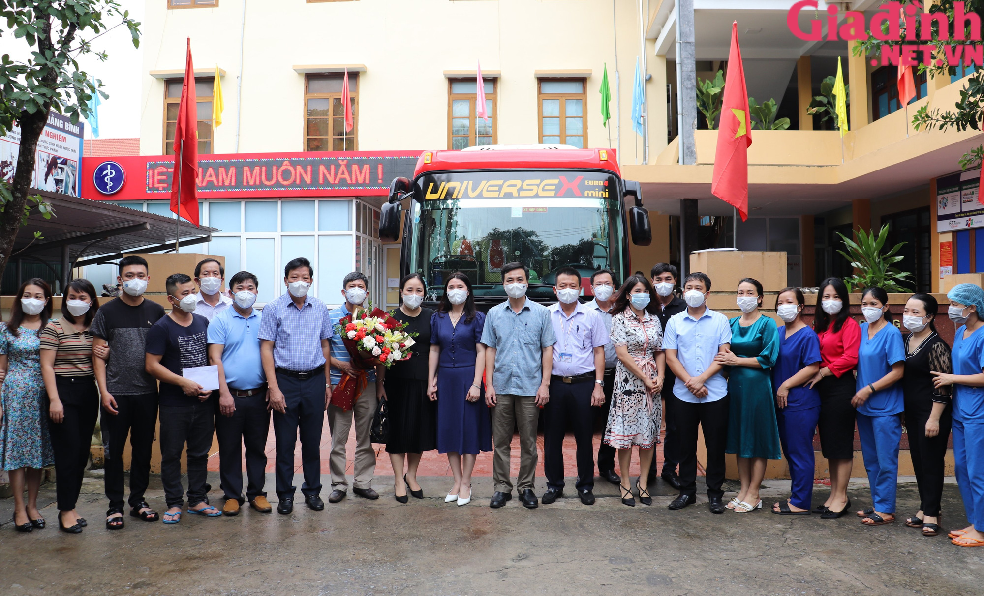 Chuyện những người vượt đường biên đi hỗ trợ chống dịch COVID-19 - Ảnh 2. Chuyện những người vượt đường biên đi hỗ trợ chống dịch COVID-19 - Ảnh 2.