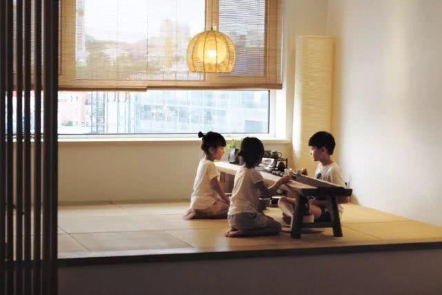 Lo các con gặp áp lực về việc học ở thành phố, đôi vợ chồng đã quyết định nghỉ việc, chuyển đến ngôi nhà ở thị trấn nhỏ để sống cuộc đời an yên - Ảnh 4. Lo các con gặp áp lực về việc học ở thành phố, đôi vợ chồng đã quyết định nghỉ việc, chuyển đến ngôi nhà ở thị trấn nhỏ để sống cuộc đời an yên - Ảnh 4.
