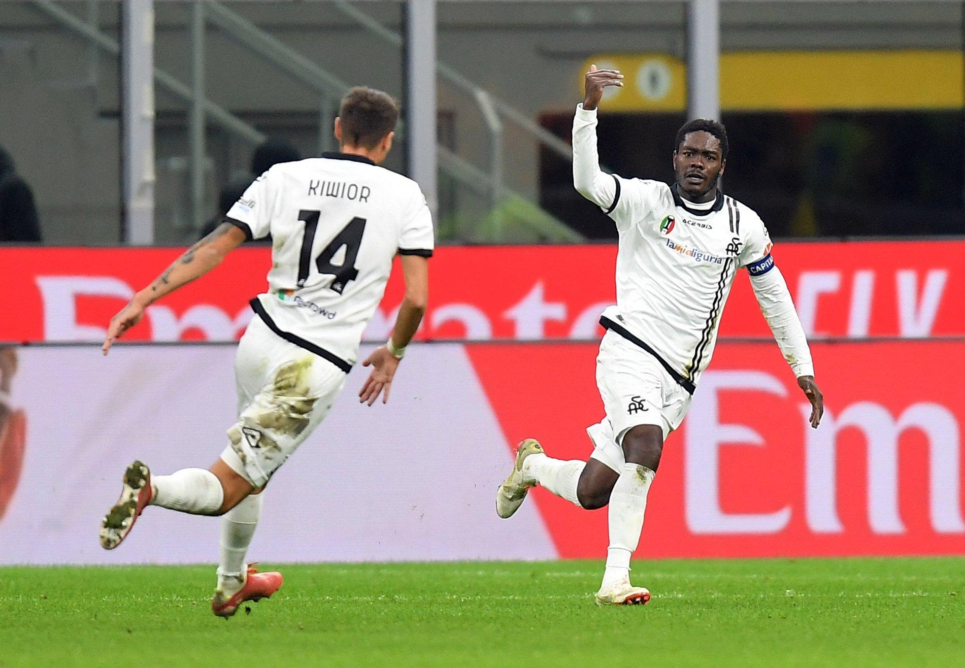 Milan thua Spezia ảnh 9