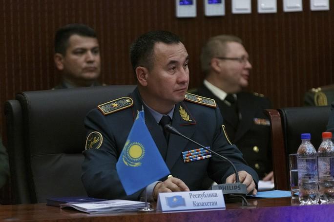 Kazakhstan sa thải bộ trưởng quốc phòng sau bạo loạn - Ảnh 1. Bộ trưởng Quốc phòng Kazakhstan Murat Bektanov bị mất chức sau bất ổn. Ảnh: The Astana Times.