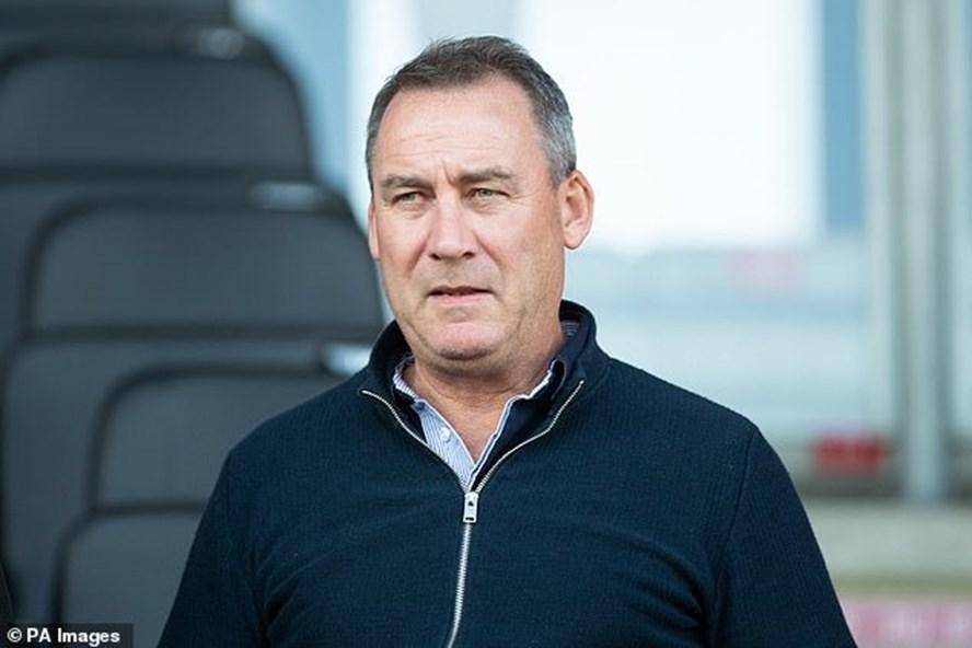 Trợ lý huấn luyện viên Rene Meulensteen dẫn dắt tuyển Australia đối đầu với tuyển Việt Nam. Ảnh: AFP.