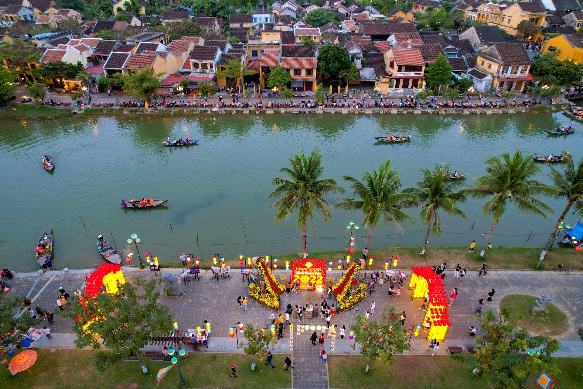 du khach tham quan pho co Hoi An ngay dau di lam anh 2