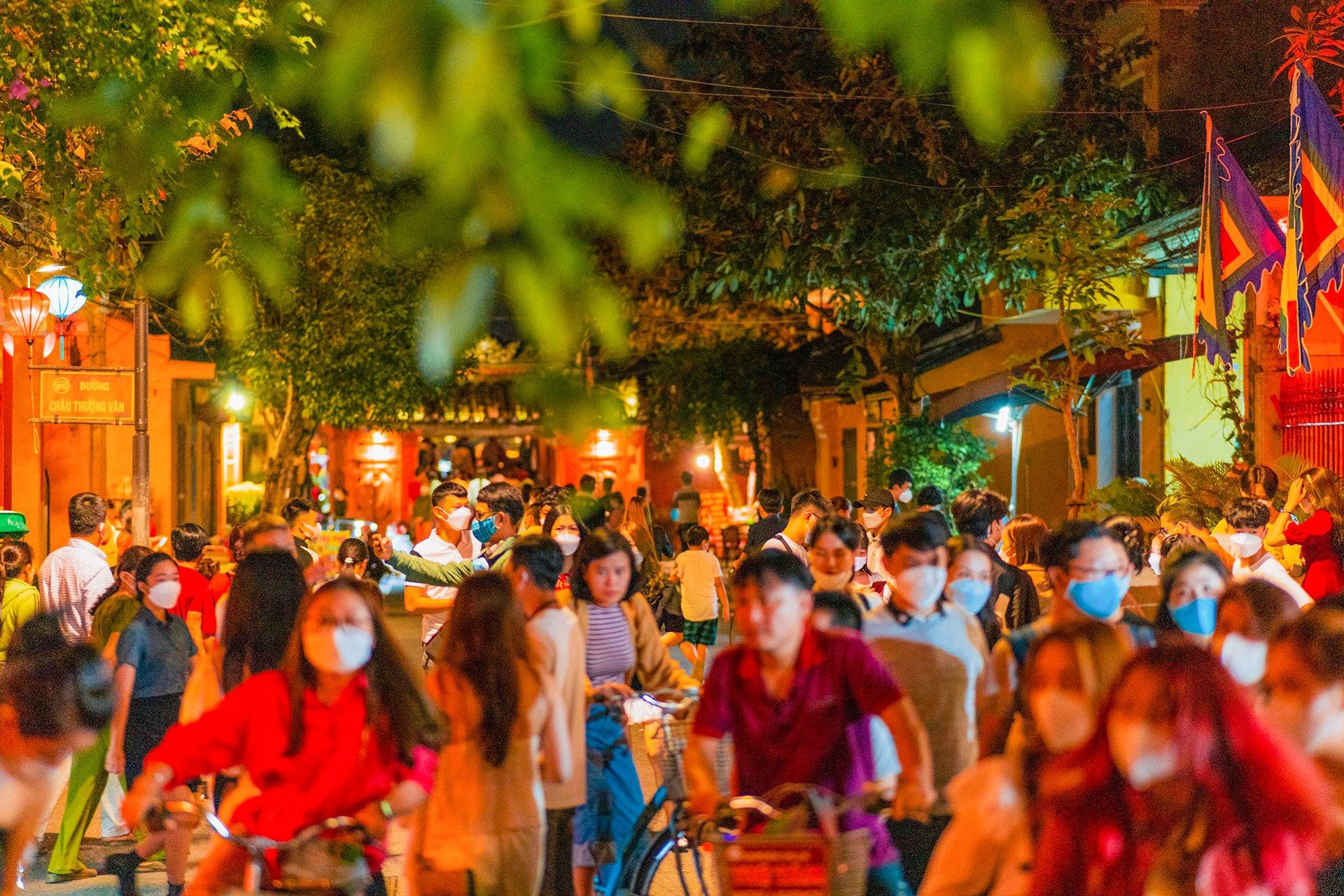 du khach tham quan pho co Hoi An ngay dau di lam anh 4