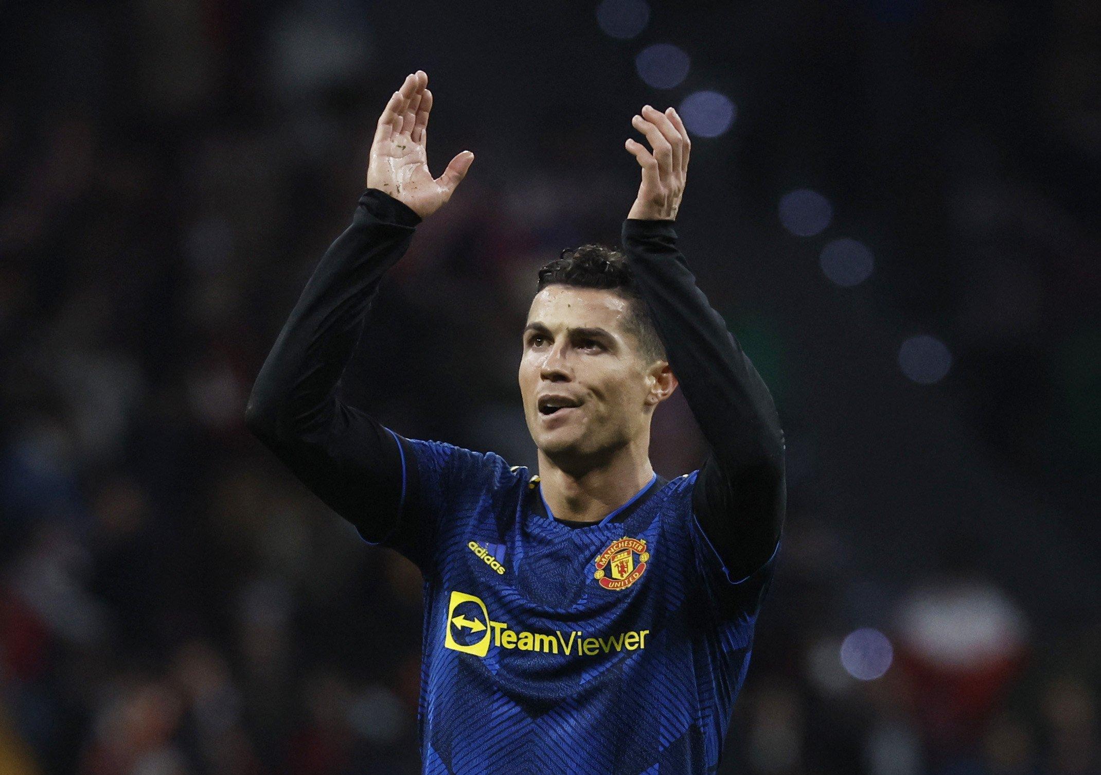 Ronaldo tỏ thái độ với trọng tài ảnh 4 Ronaldo to thai do voi trong tai anh 4