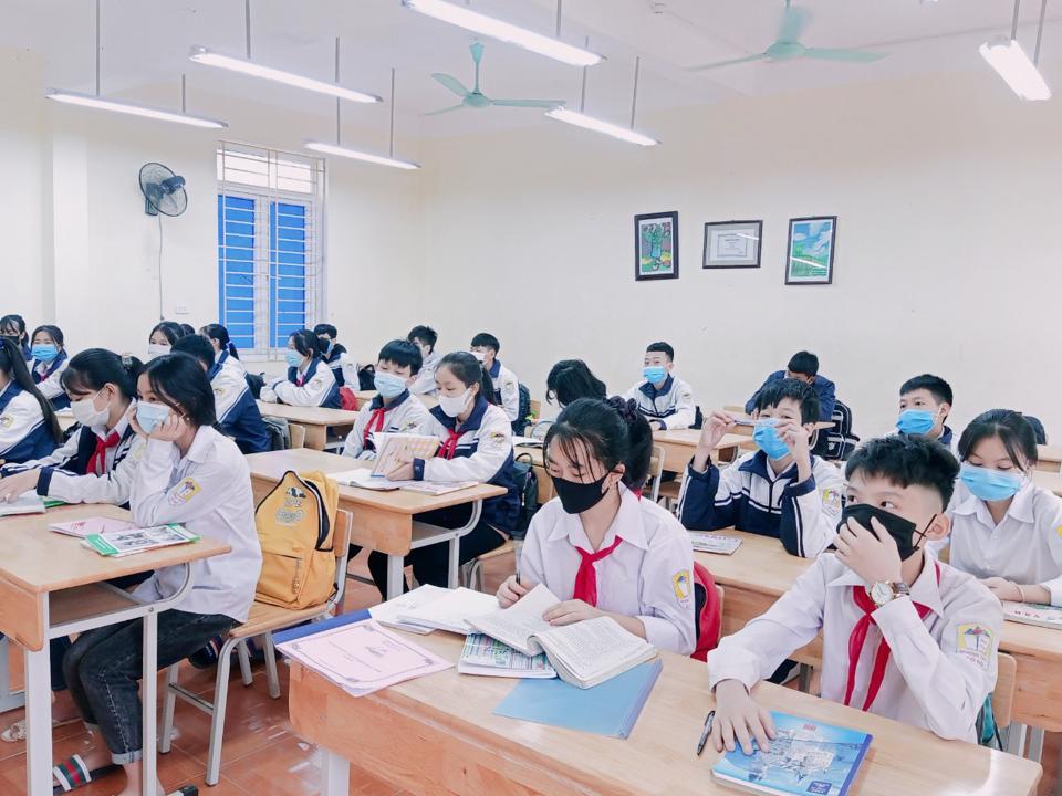 Học lớp 9, phụ huynh và giáo viên đều phấn khởi khi năm nay Hà Nội không có môn thứ 4- kỳ thi vào lớp 10