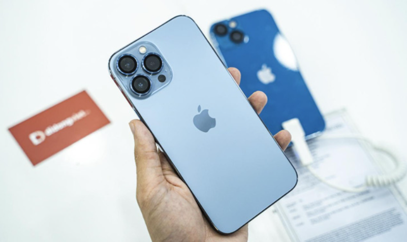 iPhone 11 và iPhone 12 giảm giá 7 triệu đồng, đời cũ tiếp tục bán rẻ từ 6,4 triệu - Ảnh 1. iPhone 11 và iPhone 12 giảm giá 7 triệu đồng, đời cũ tiếp tục bán rẻ từ 6,4 triệu - Ảnh 1.